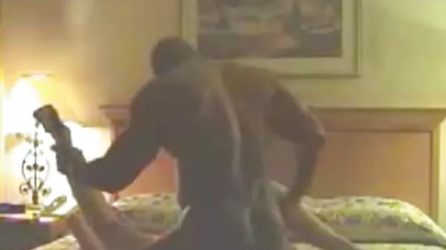 Morena amateur chupa una gran porno español y latino polla y traga esperma