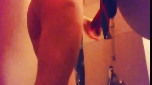 Mostrar videos gay latinos español escenario