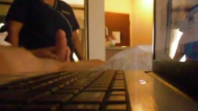 Joven rubia devora una gran polla - Kira Thorn videos sexo gay gratis latinos