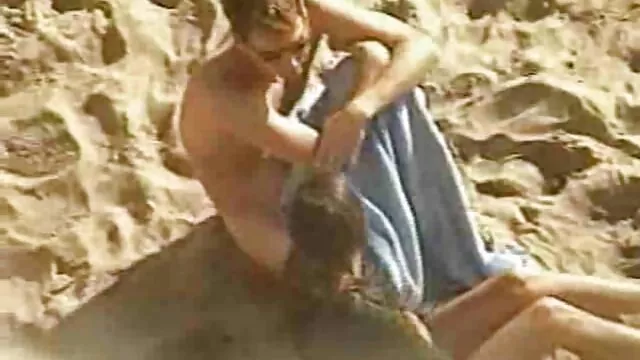 ¡La esposa traviesa Charlee latinasputas Chase mira y deja que su esposo se folle a su novio!